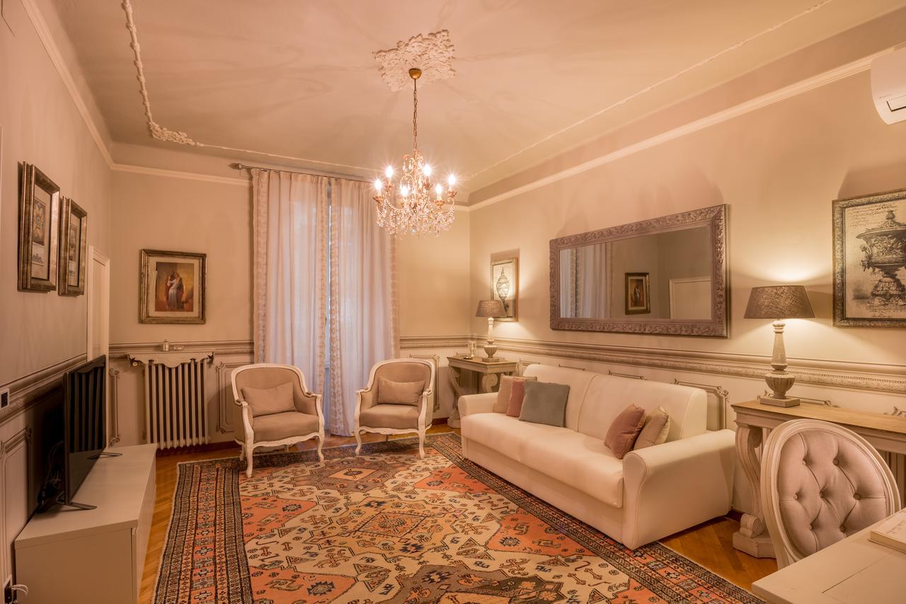 Domus Verona - Incantevole Residenza Difronte A Casa Giulietta Экстерьер фото